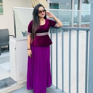 anchor Pratiksha Dave official