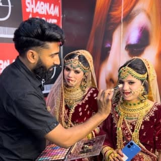 Shabnam Scissor's Look