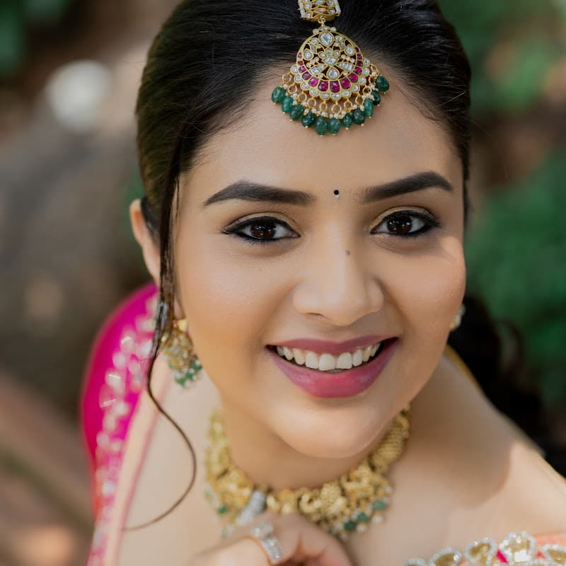 sreemukhi ?
