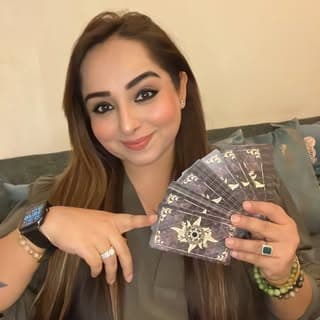 PRIYAA RAAJ ?️✨?