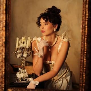 The Golden Jewellery Girl