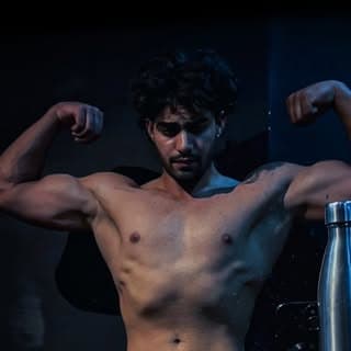Ashu Qureshi // THE RAW MAN