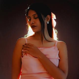 Dr.Roshni , Vaahin