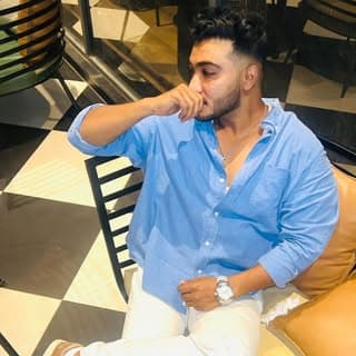 Zeeshan Ali Saiyed(زيشان لكن)💫