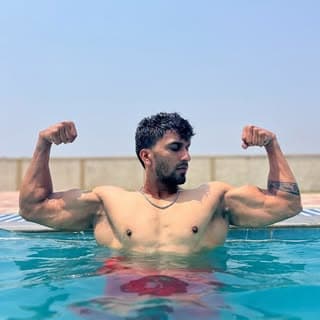 crazy_guy_dhana