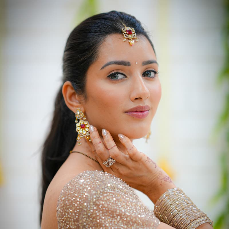 Neetu Bisht Lifestyle