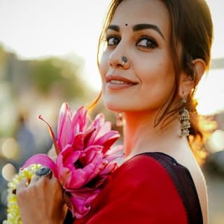 Esha Kansara