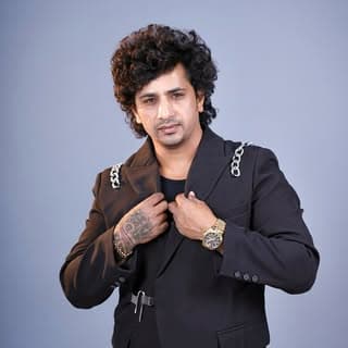 Avinash W