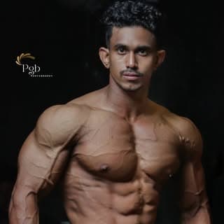 T_H_E HUNK ❤️???