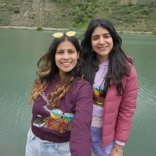 Aastha & Devanshi | Travel