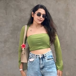 Shreya🧿|| Fashion Influencer✨