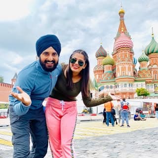 Punjabi Travel Couple (Ripan & Khushi Chahal)