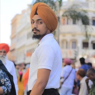 Sukhi Alohran fitness guru