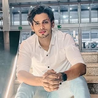 Sam Khan Ur