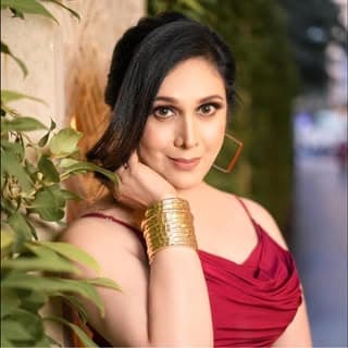 Meenakshi Seshadri