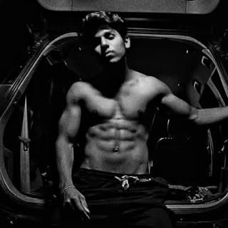 👑 ViVEKSINGH 👑 Backup account