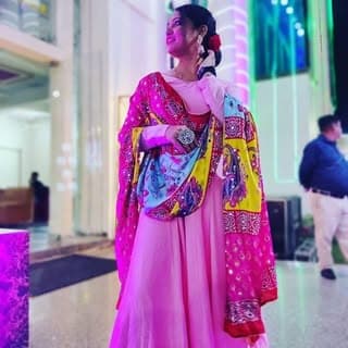 Anchor Bhagyashree Roy