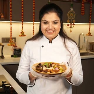 Chef Nellu Kaura (Rajni)